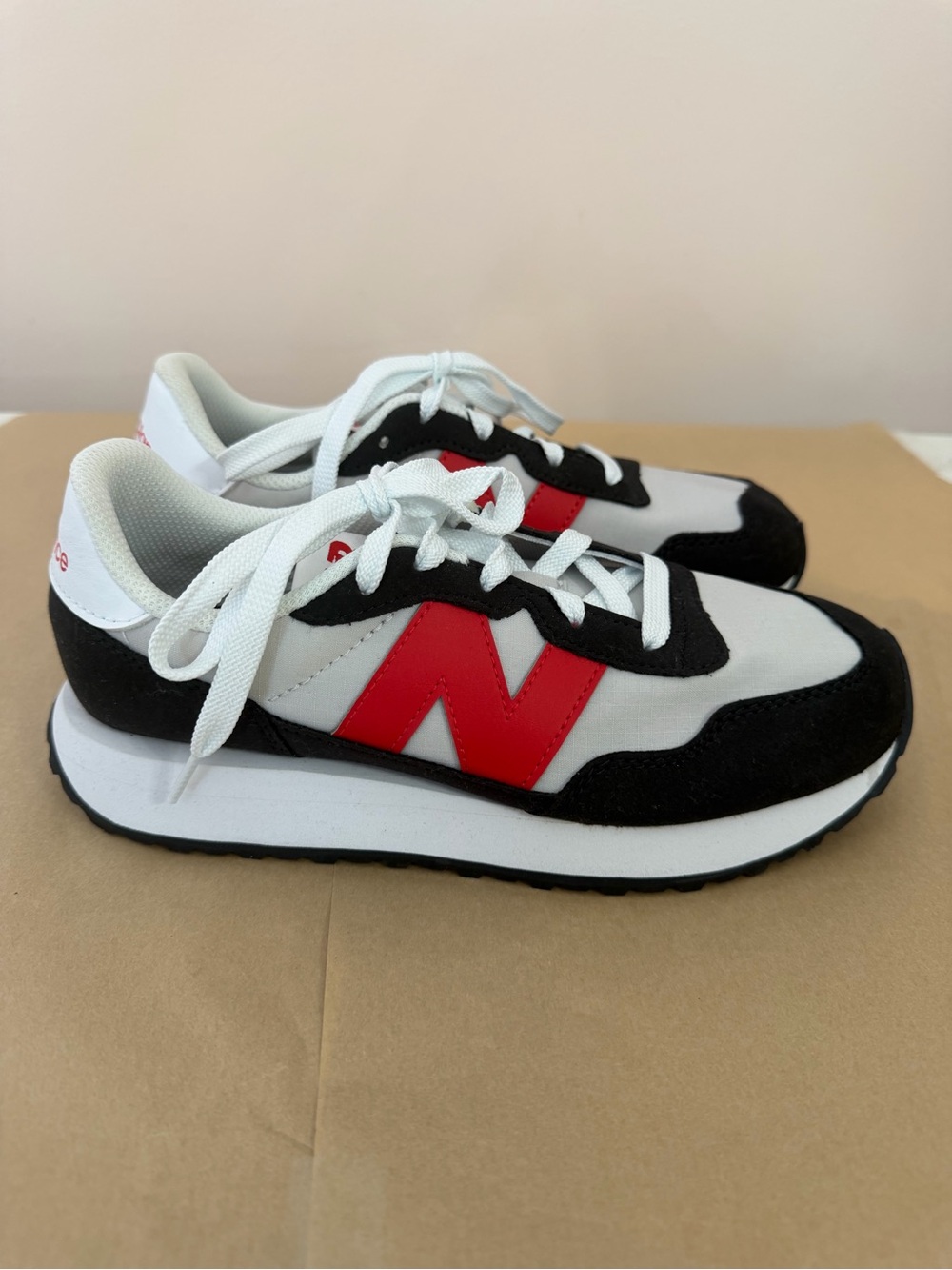 New Balance Kids Sneakers in White, Black & Red - Retro Runner